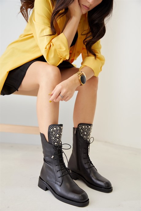 Elida Women's Black Leather Boots