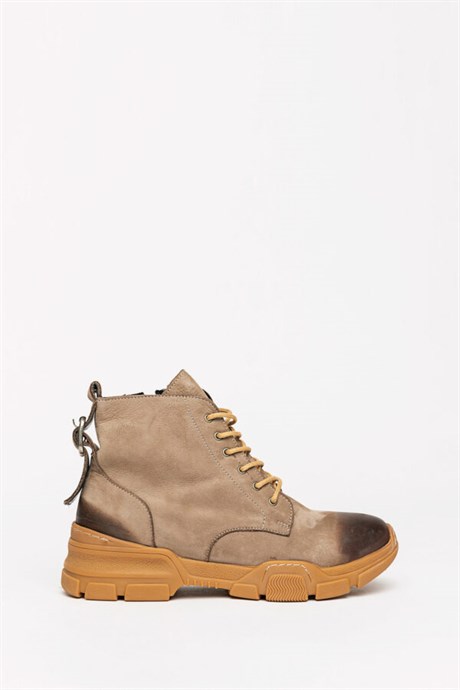 Lion Wome's Beige Nubuck Casual Boots