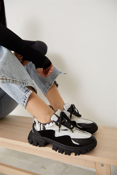 Diora Siyah Deri Kamuflaj Desenli Bağcıklı Kadın Sneakers